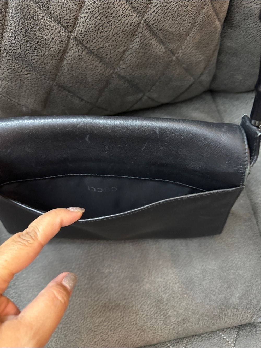 Gucci- Classic Black Leather Men's Shoulder Bag with Bamboo Handle - Picture 4 of 8